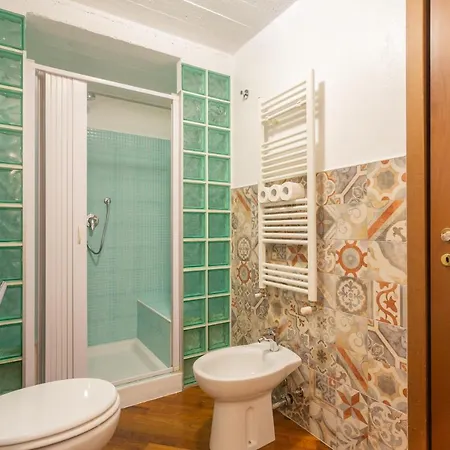 White Apartman
